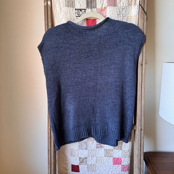 Cable & Gauge Blue Crew Neck Sleeveless Sweater - Picture 3 of 8